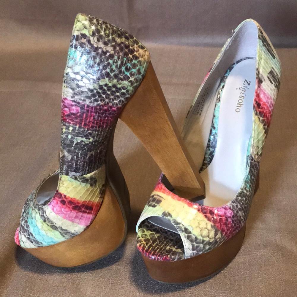 Zigisoho multicolor snake platform peep toe size 6